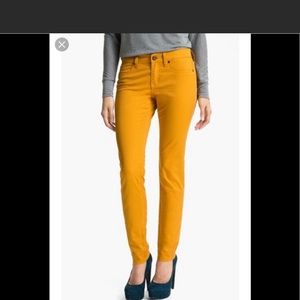 Two by Vince Camuto mustard yellow skinny jeans size 27=US 4.Runs big by one sz.